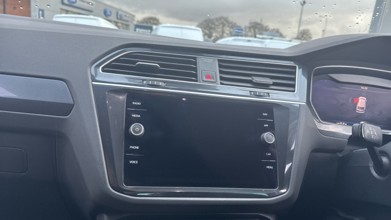 Volkswagen Tiguan 2.0 TDi 150 R-Line 5dr Diesel Estate